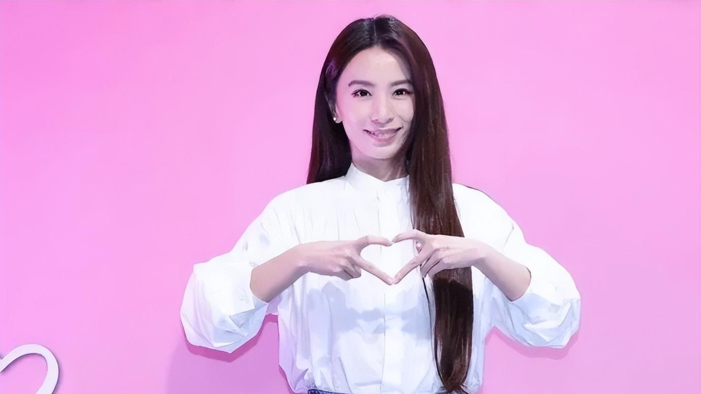 同样是争议言行，田馥甄遭抵制，蔡依林却能稳稳捞金，原因太简单