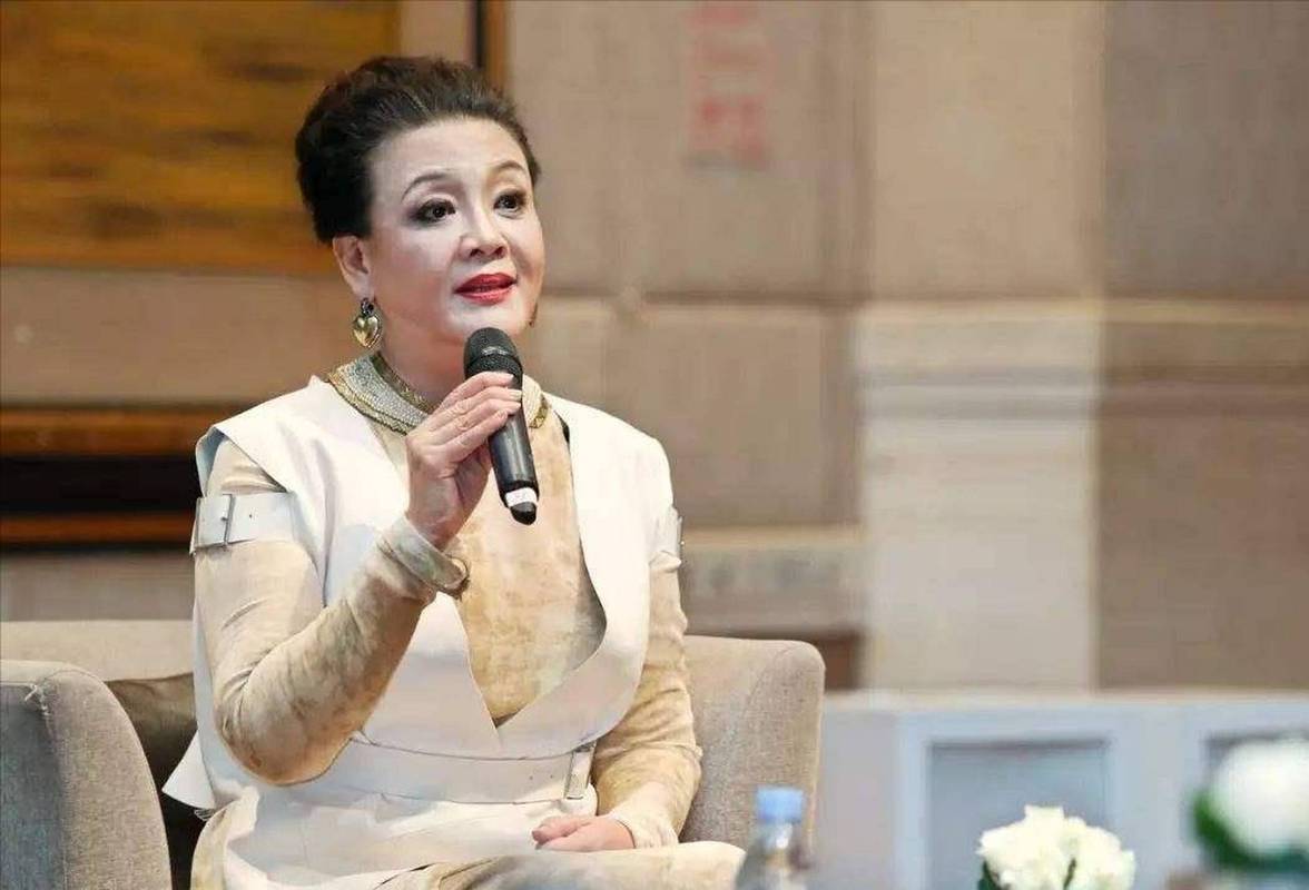 张兰回应账号被封:国家需要我,想喷倒我?做梦!