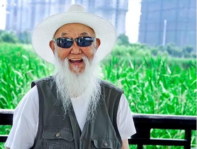 寿命长短,看脸就知道?寿命短的人,一般会有4个特征