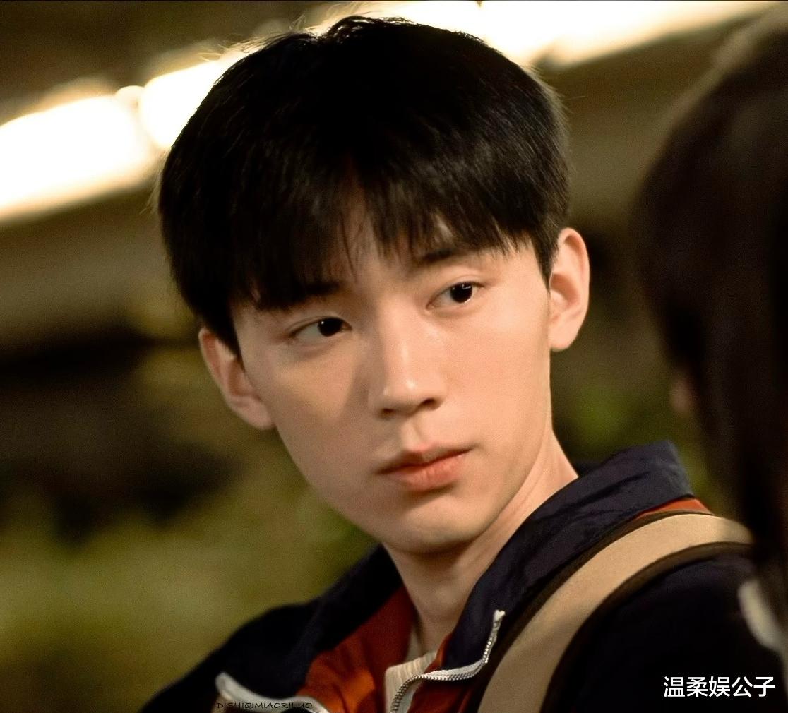 《斗罗大陆2》首播，妆造漫改成照妖镜，演员真丑假丑一目了然