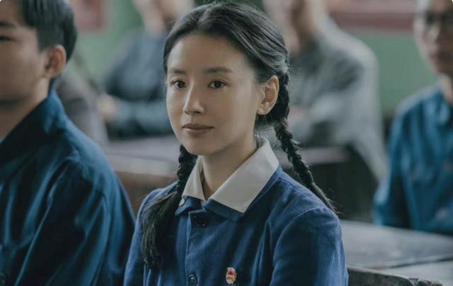 人前很清纯，人后却疯狂？这4位情史混乱的女星，才是“老司机”