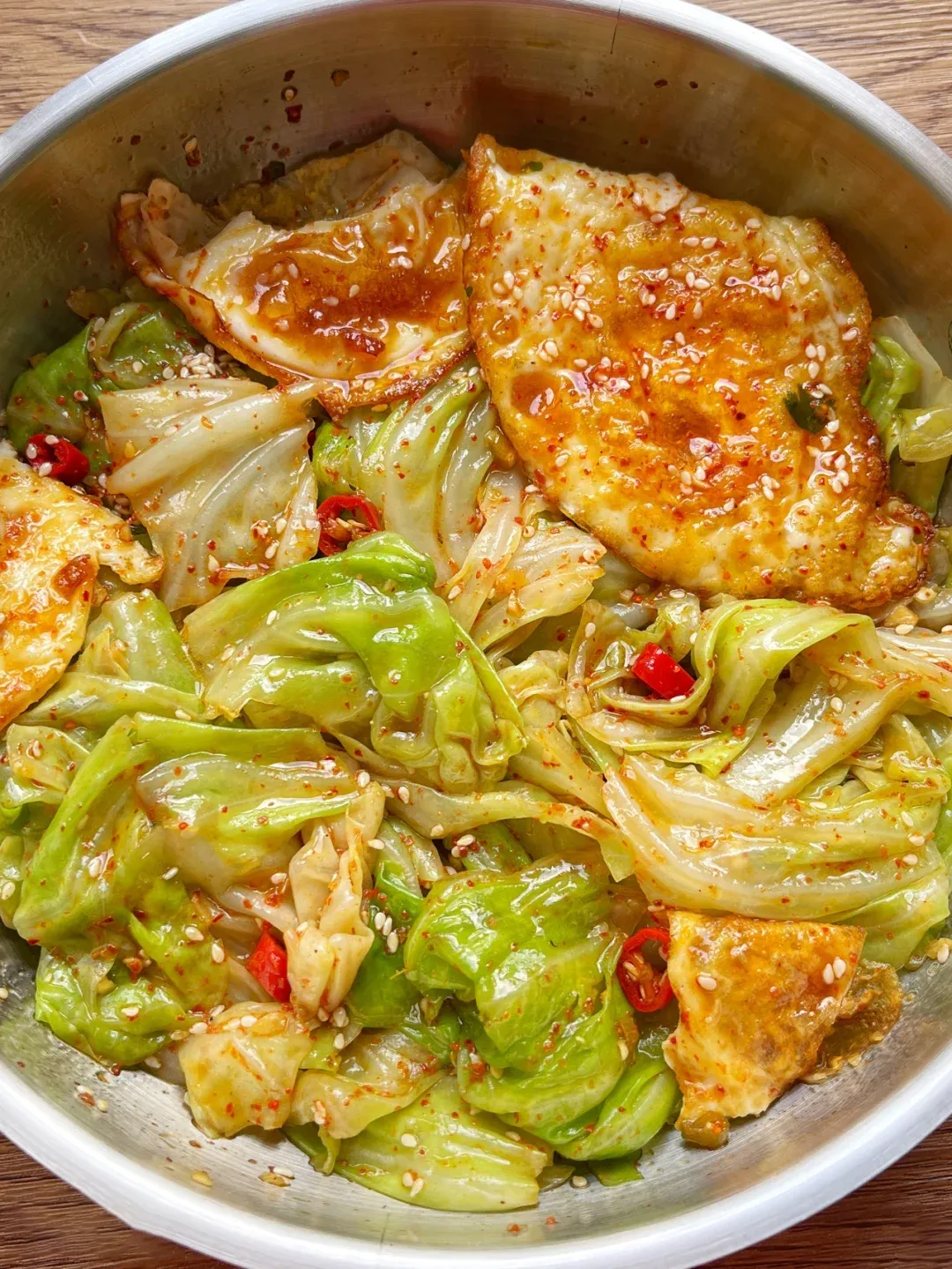 瘦身美食新发现，揭秘全网热议的减脂圣品，凉拌包菜的秘密