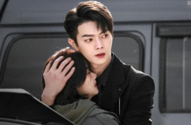 “看狗都深情”的4位男演员，个个生了一双桃花眼，天生自带苏感