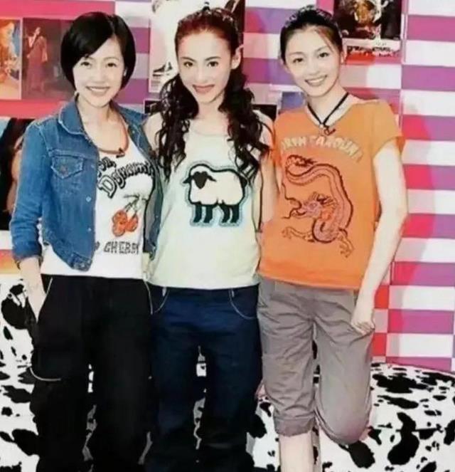 惊艳!大S年轻时颜值爆表,难怪汪小菲钟情,合照气质超群难超越