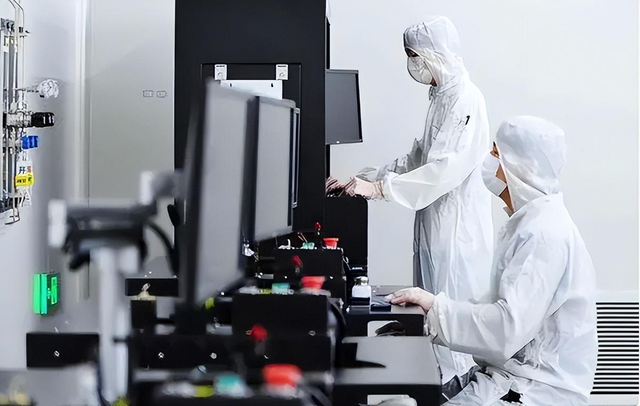 让中国芯片停滞13年的罪人，骗取11亿研发经费，后来怎样了？