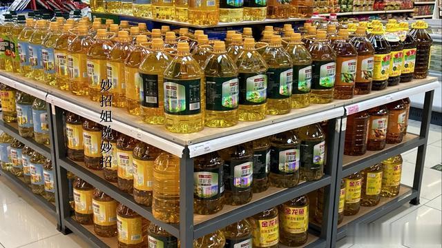 买食用油时,不管多便宜,只要桶身上有“这行字”,全是优质好油