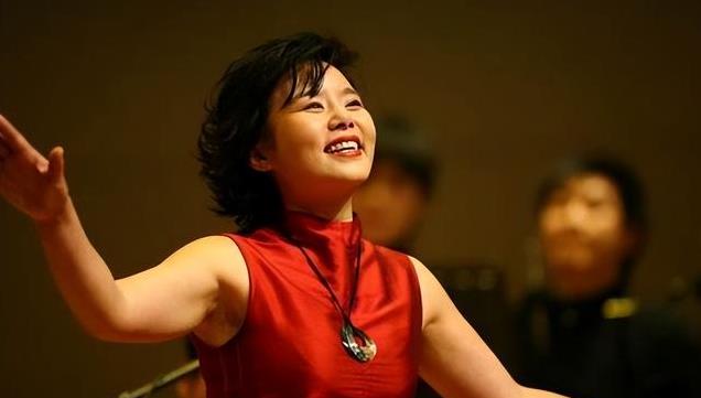 太难过！龚琳娜宣布离婚，晒最后相处视频，不舍相恋20年德国丈夫