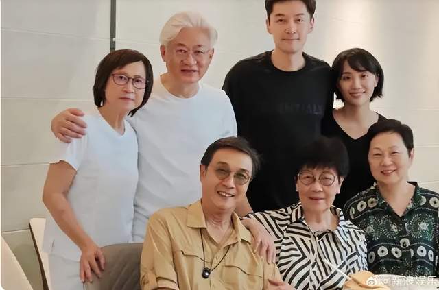 胡歌妻子首次公开露面!网友:很有夫妻相