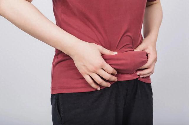 小肚子是为了保护子宫和卵巢?医生提醒:囤腹部脂肪过多危害很大