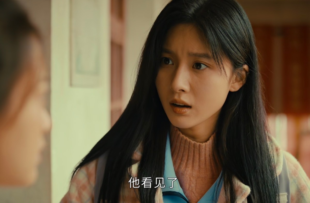 《微暗之火》开播,38岁童瑶风情万种,却被25岁女二号抢走了风头