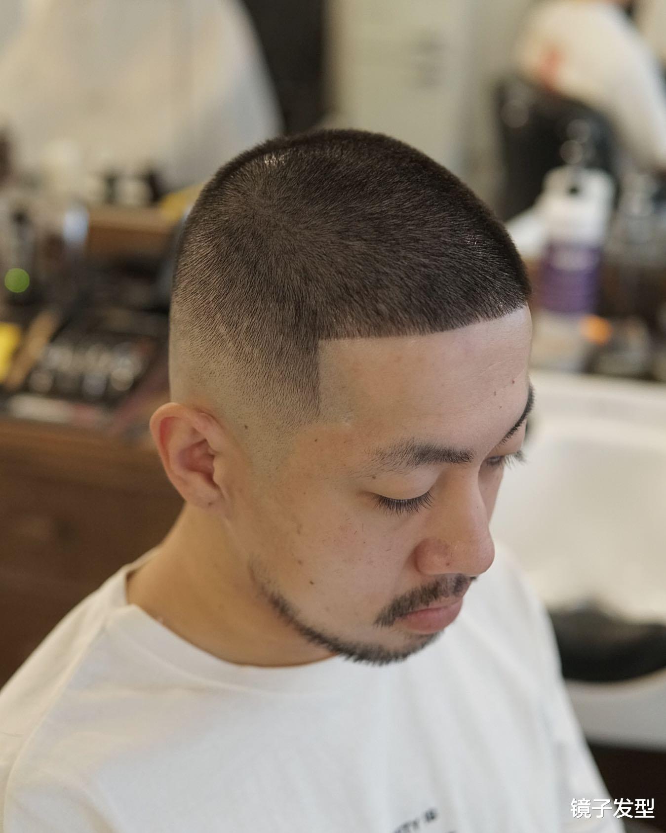 最考验男人颜值的发型来了,超短圆寸头,超级清爽有型