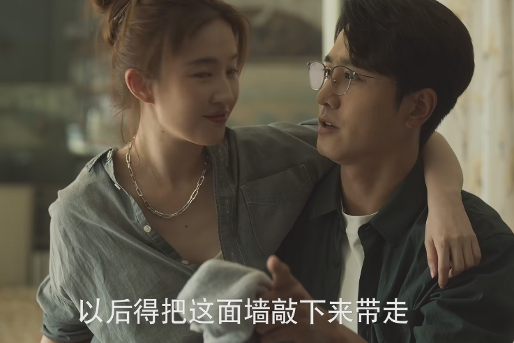 《玫瑰的故事》那么明显的穿帮镜头,竟没有剪掉,看着真是一脸懵