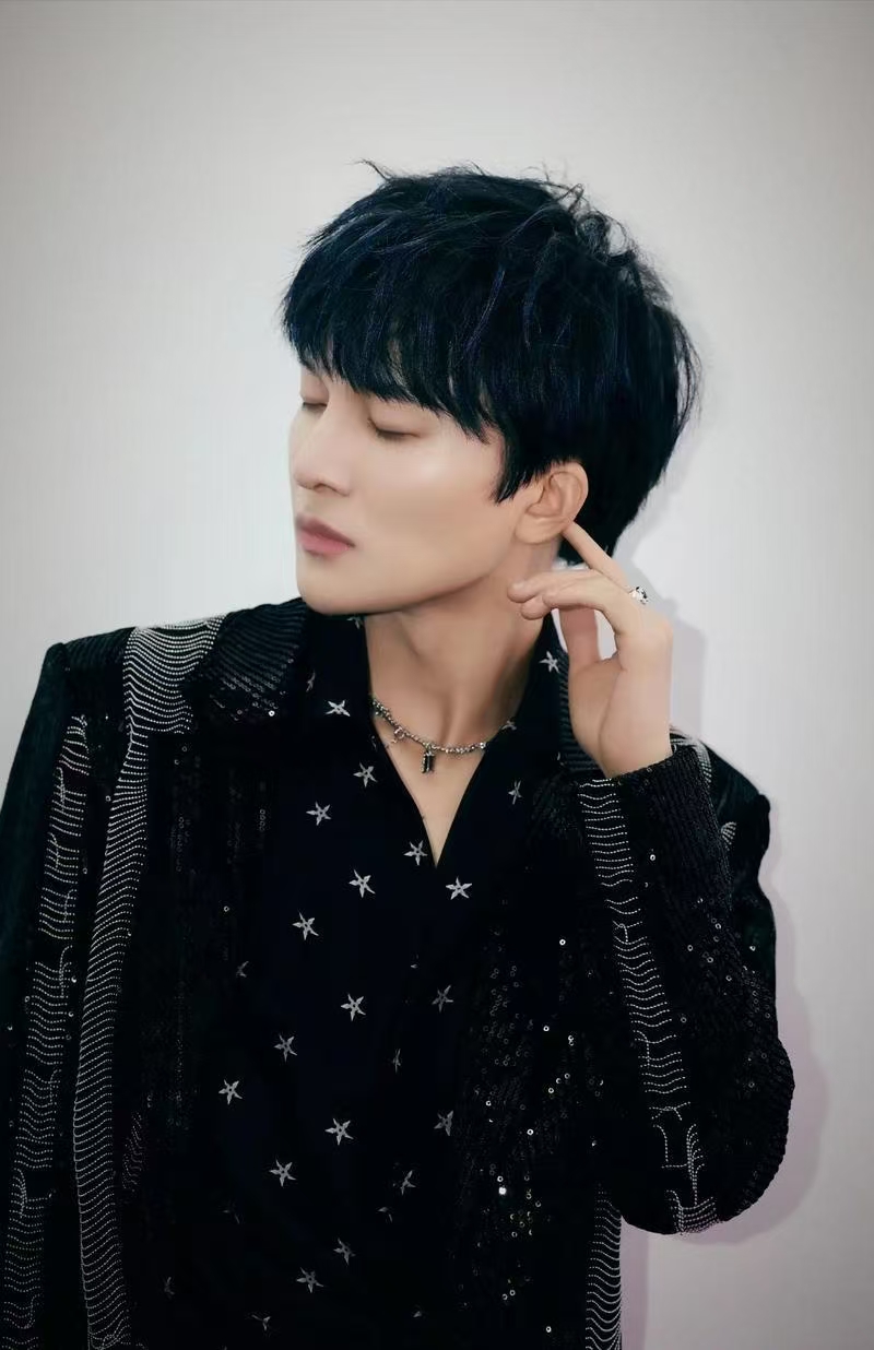 从《大鱼》到“歌王”:周深能否突破音乐圈的天花板呢?