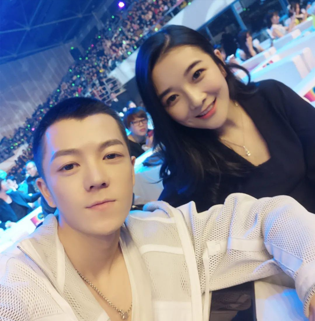 娱乐圈英年早婚离异的六位男明星,玫瑰虽二手,香气仍四溢!