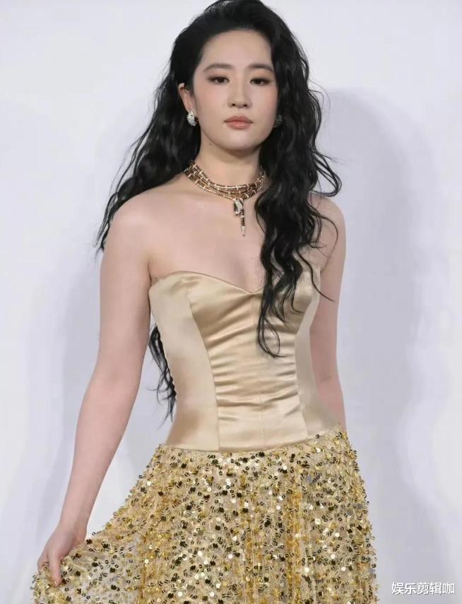 嘉人红毯好精彩!余男自曝结婚,刘亦菲压轴引争议!