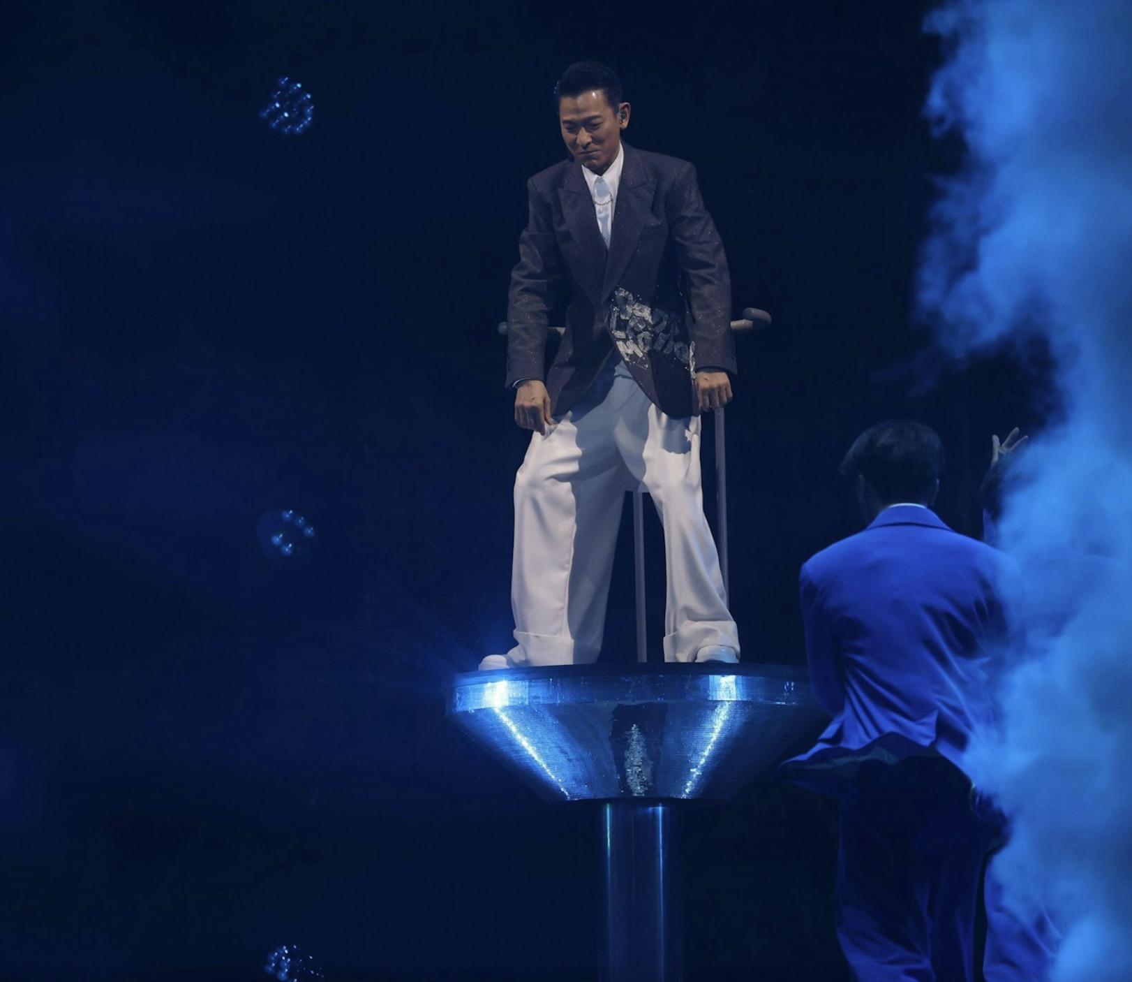 刘德华香港演唱会门票被炒到上万，黄牛也求票抢不到！