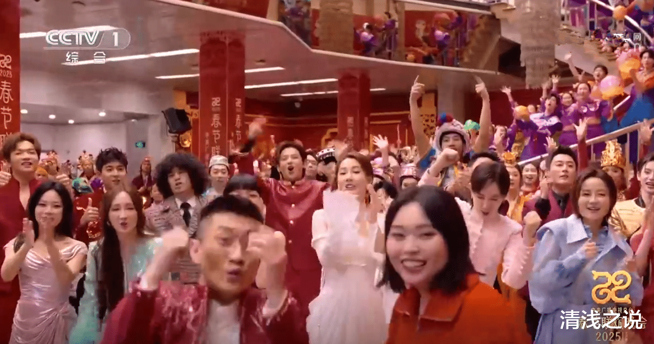 总台春晚《妥妥的》13位披哥浪姐凑一起硬是没有王宝强抢镜