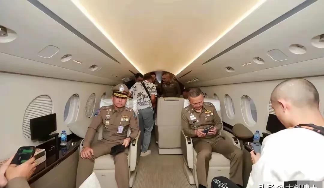 私人飞机，十几亿！王星是怎么逃出来的？