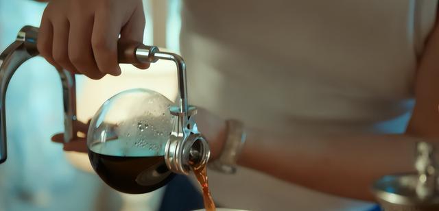 好家伙!《迎风的青春》开播差评一片,观众差评理由却一针见血