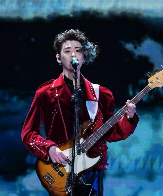 张云雷忍无可忍！罕见发文大骂“私生”，自己被24小时监控受不了