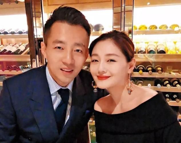 汪小菲晒亲子时光,新女友和女儿同框出镜,玥儿表情闷闷不乐