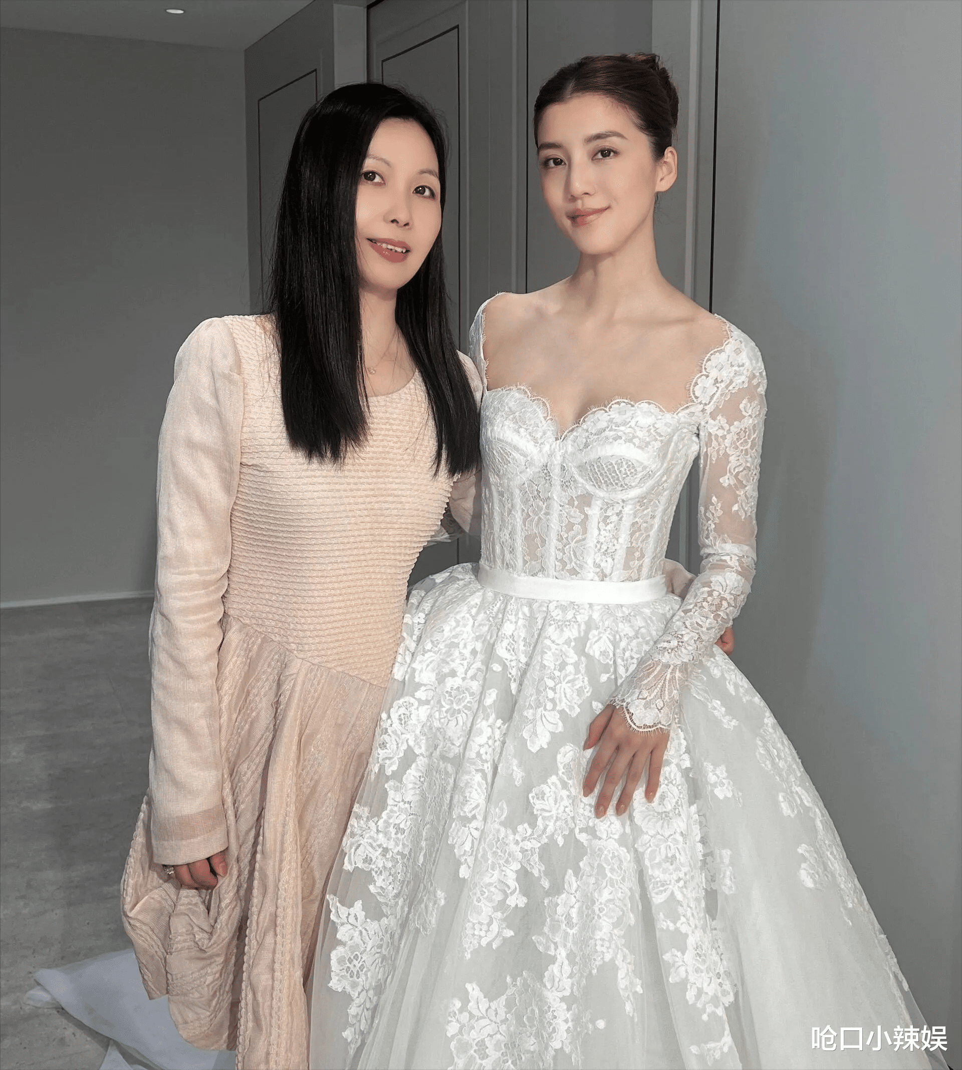 吴千语大婚现场照翻车,朴素婚纱遭嘲笑,网友:一件珠宝都没有?