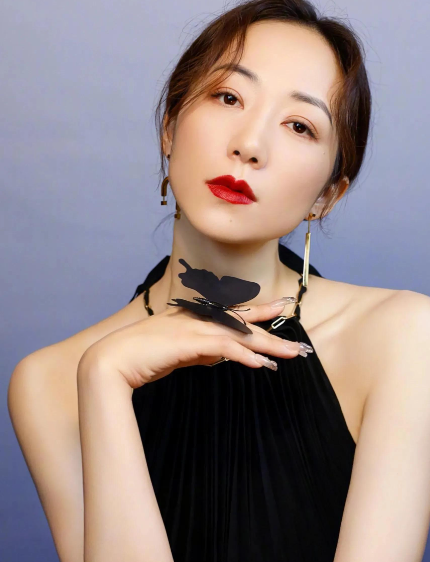 低调的韩雪，又一次低调地出现在了大众视线