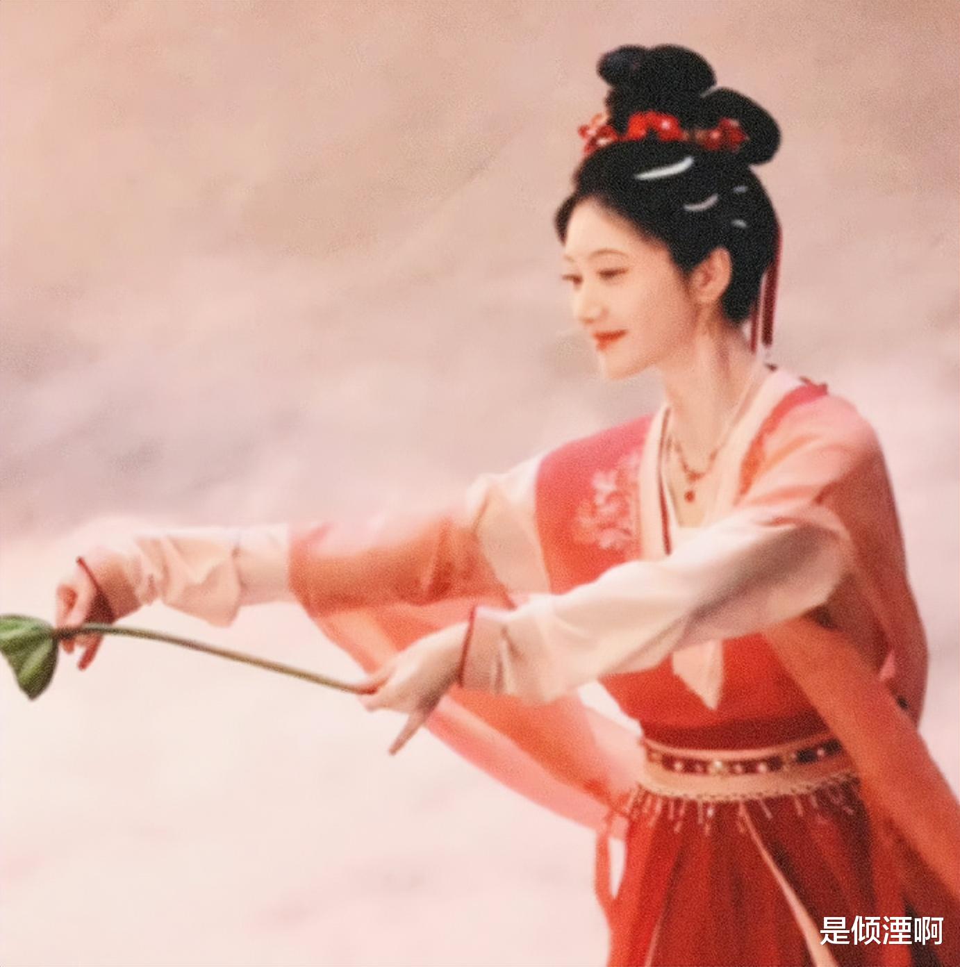 景甜《似锦》路透生图曝光!古典美人太养眼,看到男主:期待了!