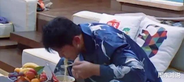 李晨大腹便便体重162斤，夜宵还吃可乐泡面，沙溢：这么胖了还吃？