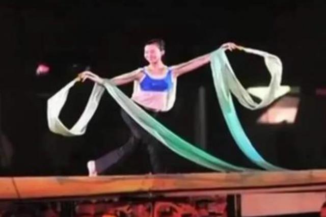 让朗昆弃原配,张艺谋愧疚!上位仅1月就瘫痪,是意外还是报应?