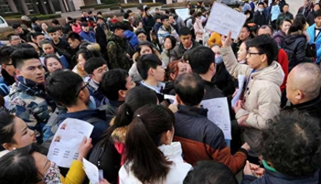 第一个面临消失的行业，不是幼师，不是医生，而是“失业三宝”