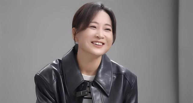 冯巩67岁大寿!餐食简单温情满满,徒弟贾玲罕有现身