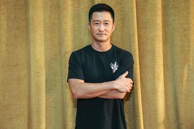 油头粉面就不要演军人了，让这7位男星告诉你，什么叫军人形象