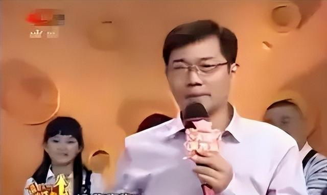 他把黄家驹念成黄家“狗”,自以为幽默十足,结果却意外断送前程