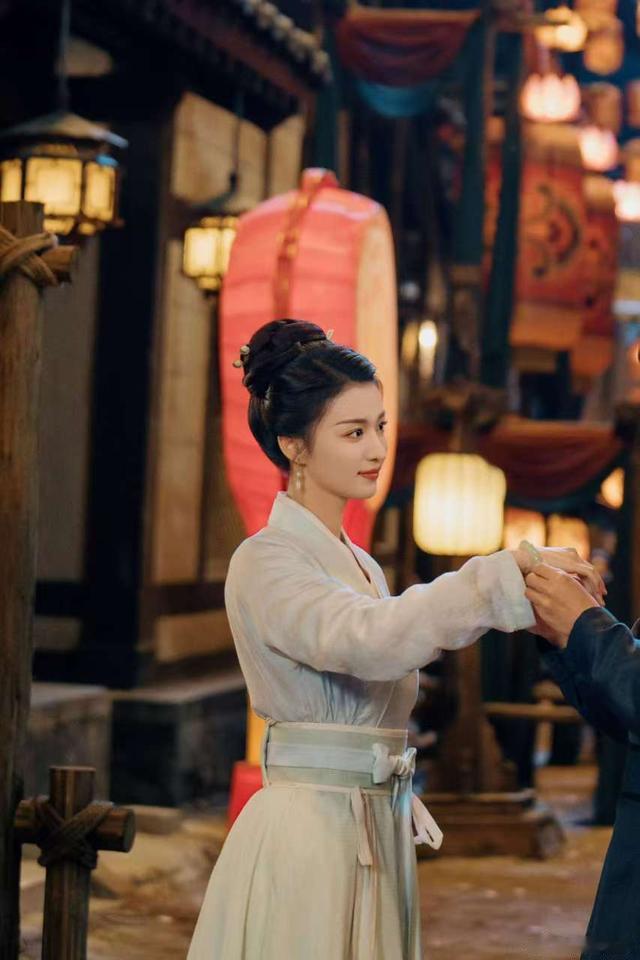 王楚然公开回应:衣服影响了我的发挥