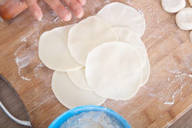 家里有快倒掉！面粉厂员工都不敢吃的3种面粉不能买，要特别注意