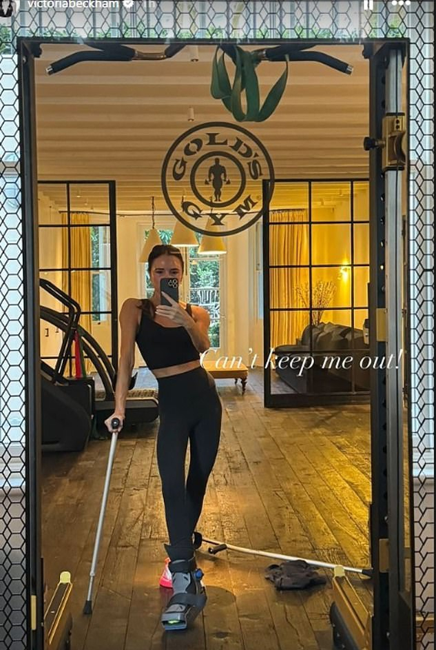 贝嫂拄着拐杖还去健身太牛了!和亲家一起为大布庆生,小七也来了