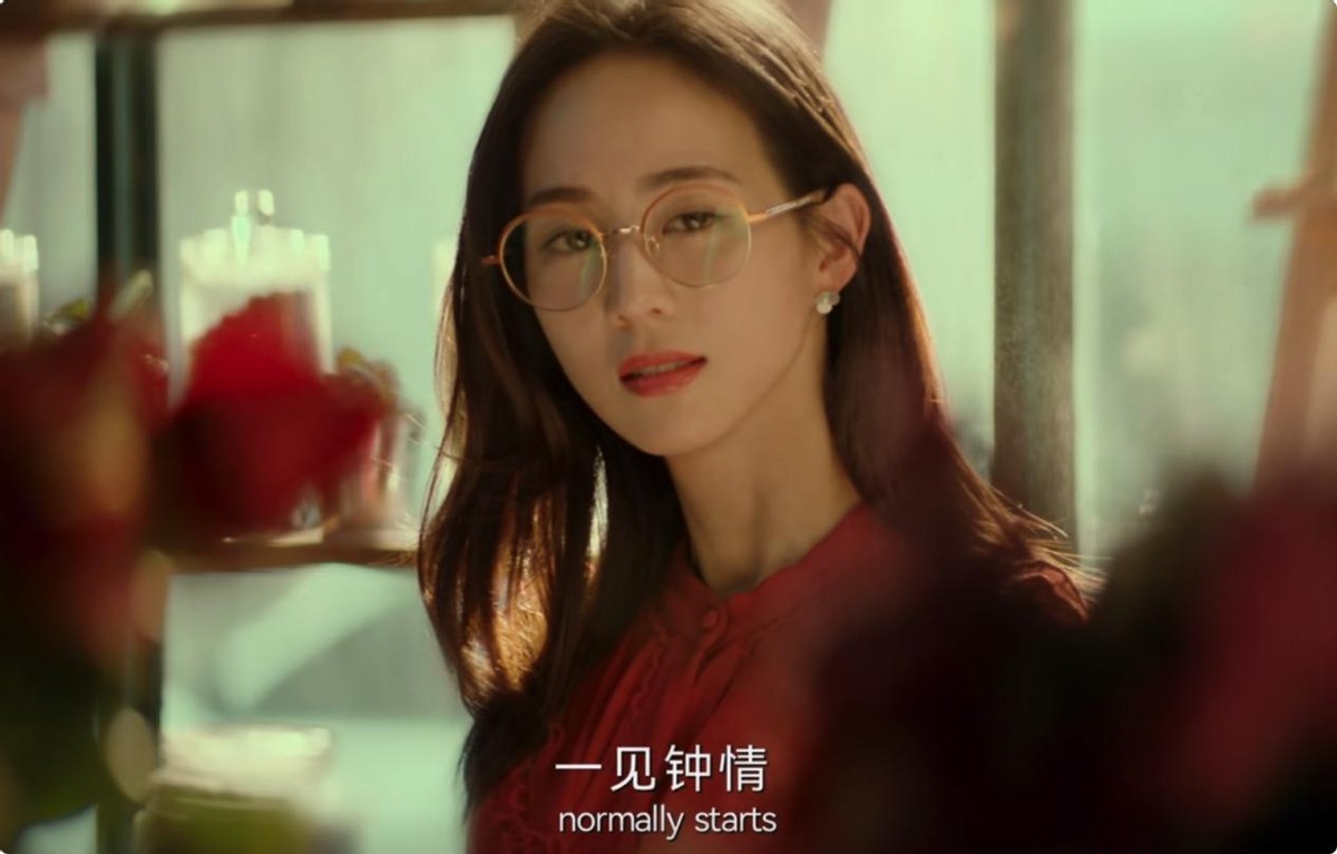 网剧《唐探2》开播,躲过张钧甯,我却被护士装的熊黛林惊艳