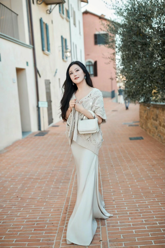 瓜子脸不吃香了,现在最火的是“富婆脸”