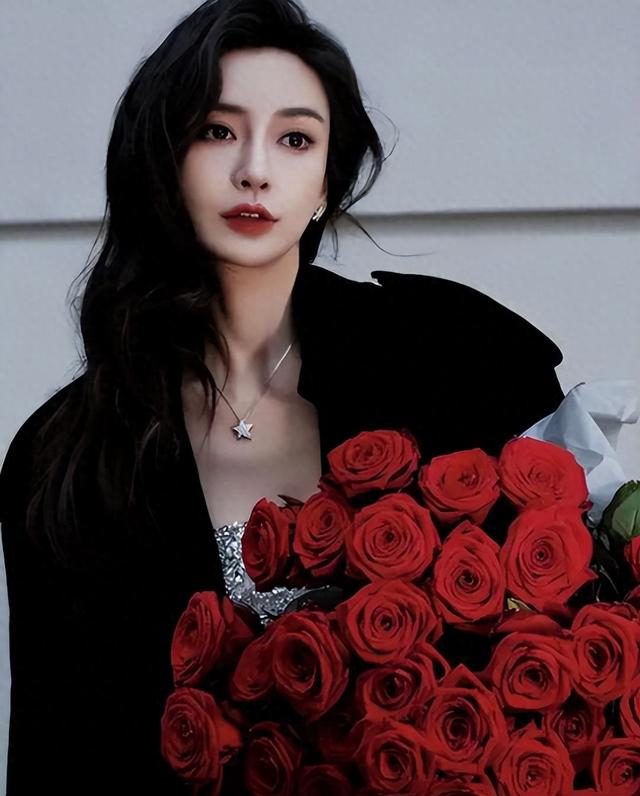 辛巴的一声“滚”,彻底戳穿了杨颖的惨淡结局:难怪她不敢生气!