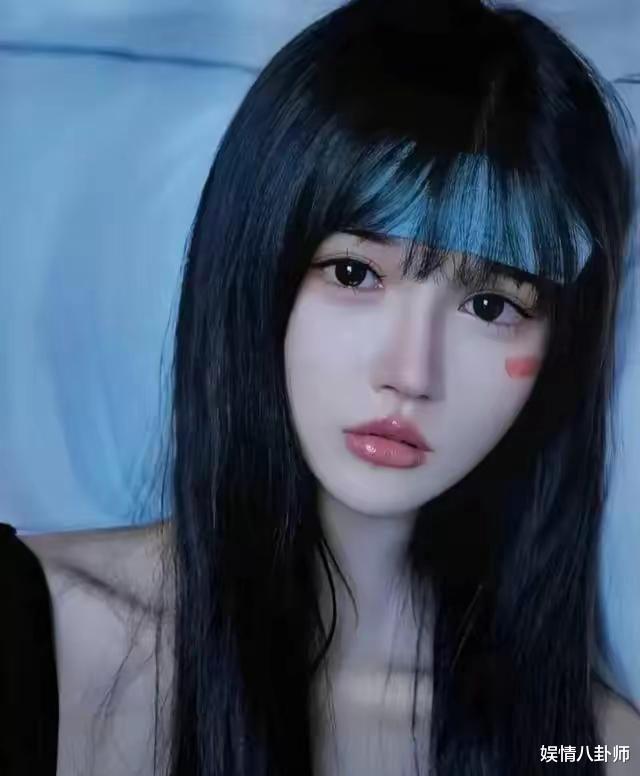 小杨哥麻烦大了！疑小杨哥夜店亲吻照曝出，辛巴已经同意帮助沫沫