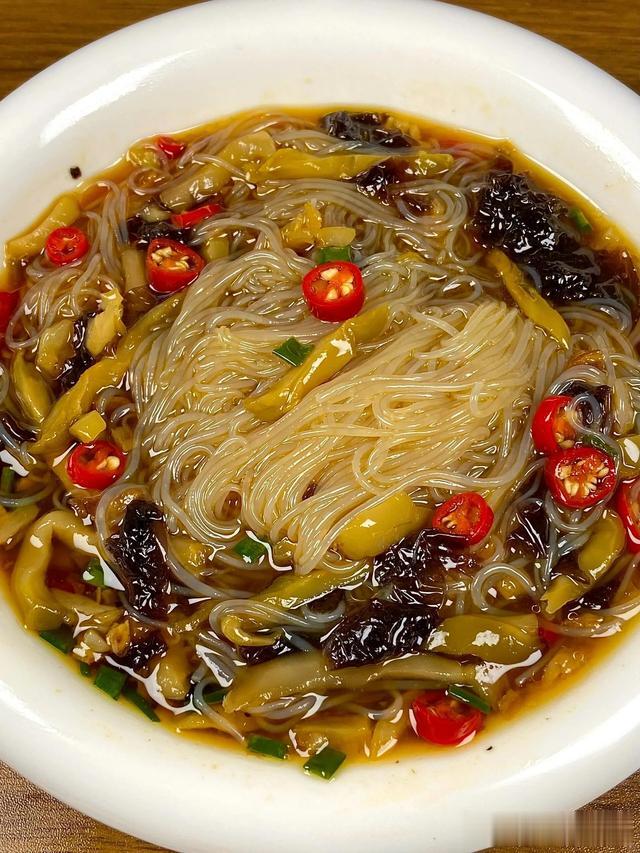 我喜欢一早起来准备好早餐,从来不会嫌麻烦,因为家里人都爱吃