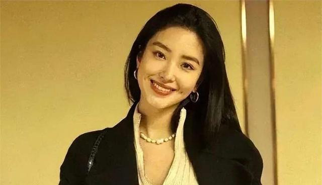 杨采钰：从刘亦菲手中撬走男人，嫁大30岁金主，她图的是什么？