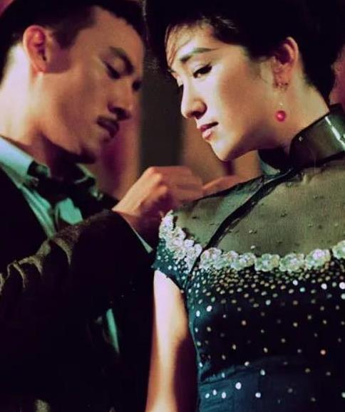 当44岁宋佳与59岁巩俐站在一起,我才明白什么叫气质和骨相