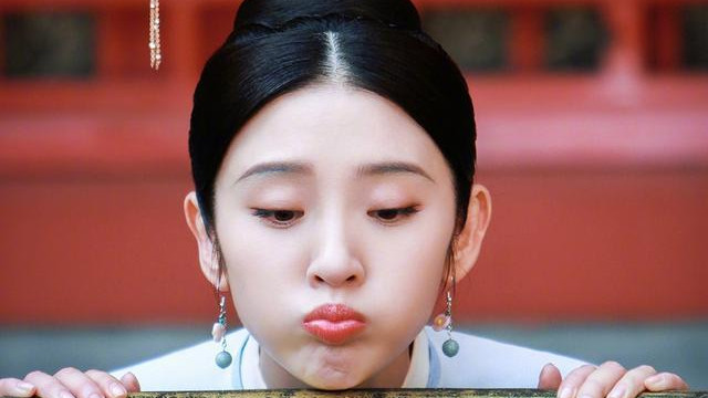 张一山版本的韦小宝像是瘦猴，苏荃和建宁公主却像女菩萨