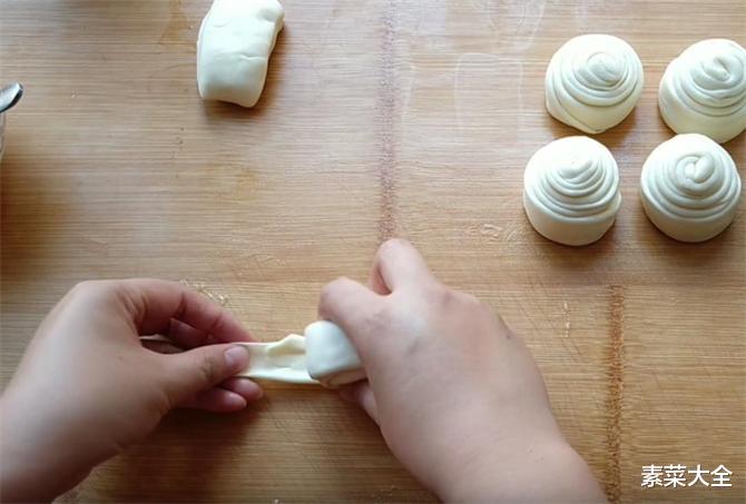 正宗手抓饼做法,和面不用水,一次做12张冻起来,早餐3分钟搞定