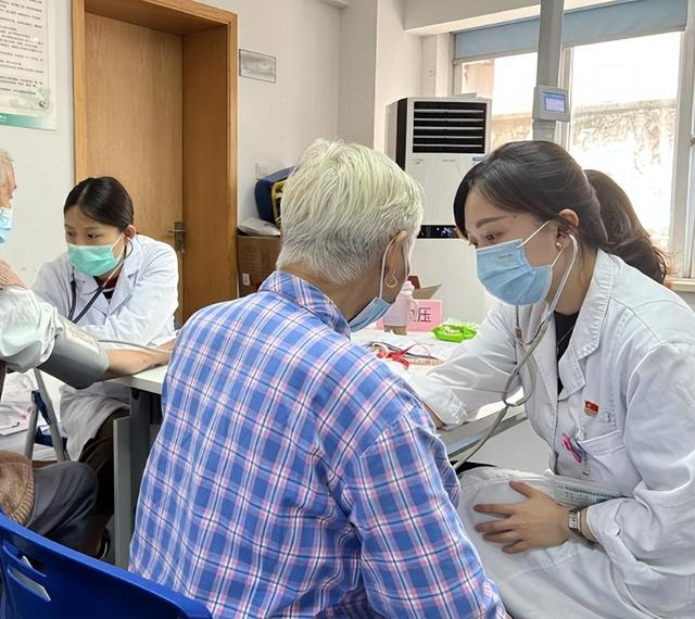 吃钙片的最佳时间被发现！医生：吃错了时间影响效果，别大意