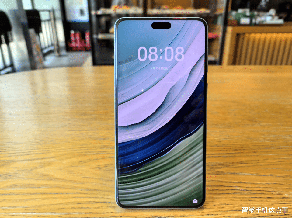 华为Mate70系列再迎曝光:猜想图已接近真机,功能特性也更清晰!