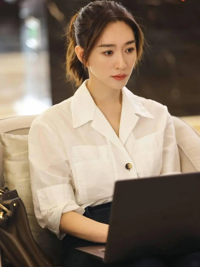 被前任折磨了10年,为导演流产2次,富豪5个亿“买断”她终生幸福