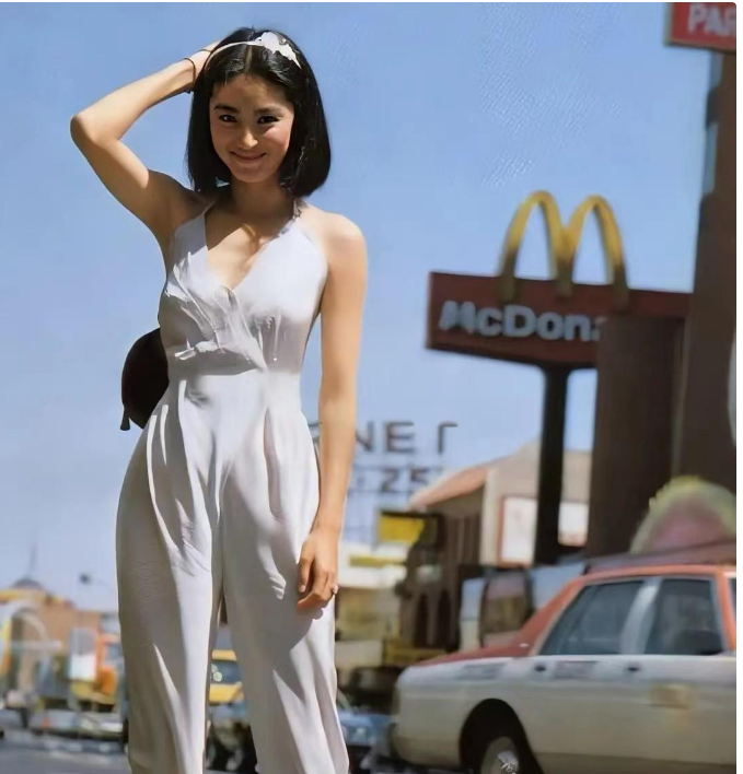 分手30年,再看林青霞与秦汉的现状,一个婚姻成谜,一个儿孙满堂